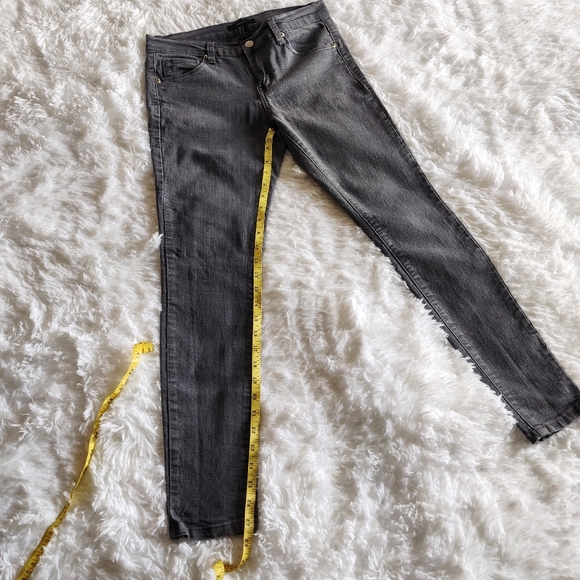 Forever 21 Gray Faded Denim Skinny Jeans Size 27 - Picture 5 of 6
